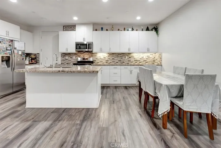 12 Savannah, Lake Forest, California 92630