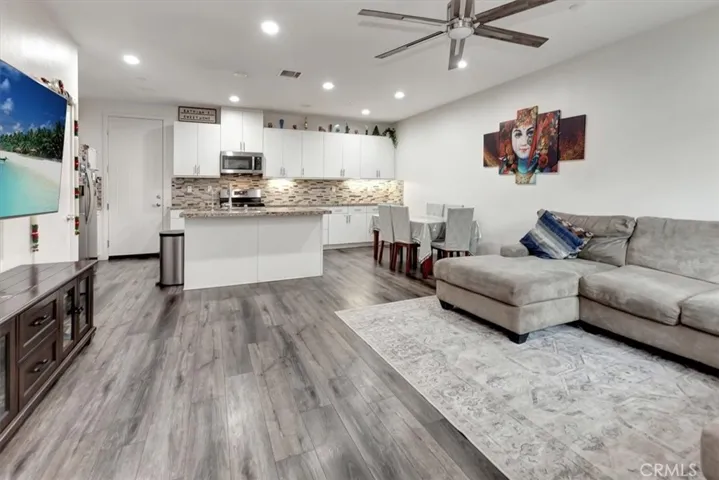 12 Savannah, Lake Forest, California 92630