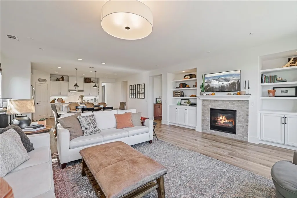 28658 Farrier Drive, Valencia, California 91354 home-pic-13
