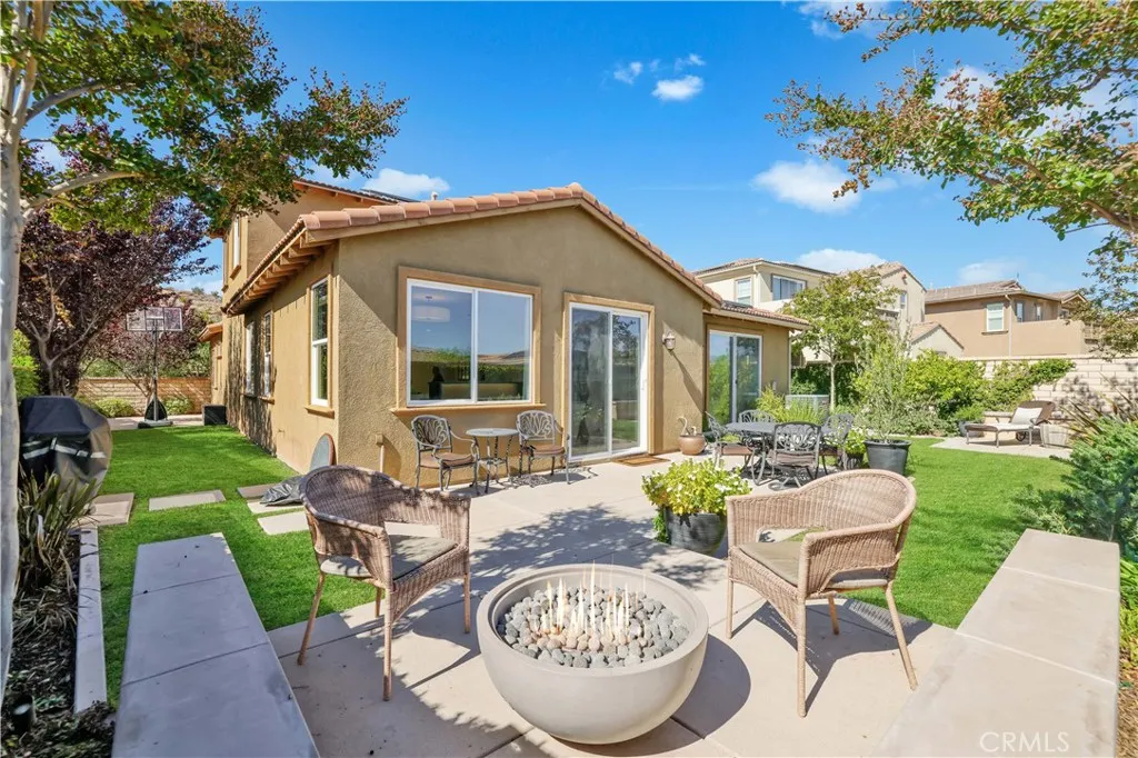 28658 Farrier Drive, Valencia, California 91354 home-pic-40