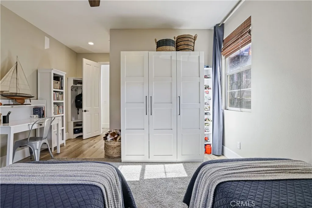 28658 Farrier Drive, Valencia, California 91354 home-pic-22