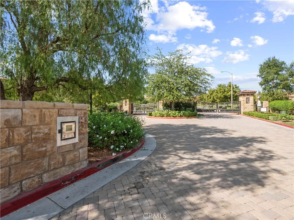 28658 Farrier Drive, Valencia, California 91354 home-pic-54
