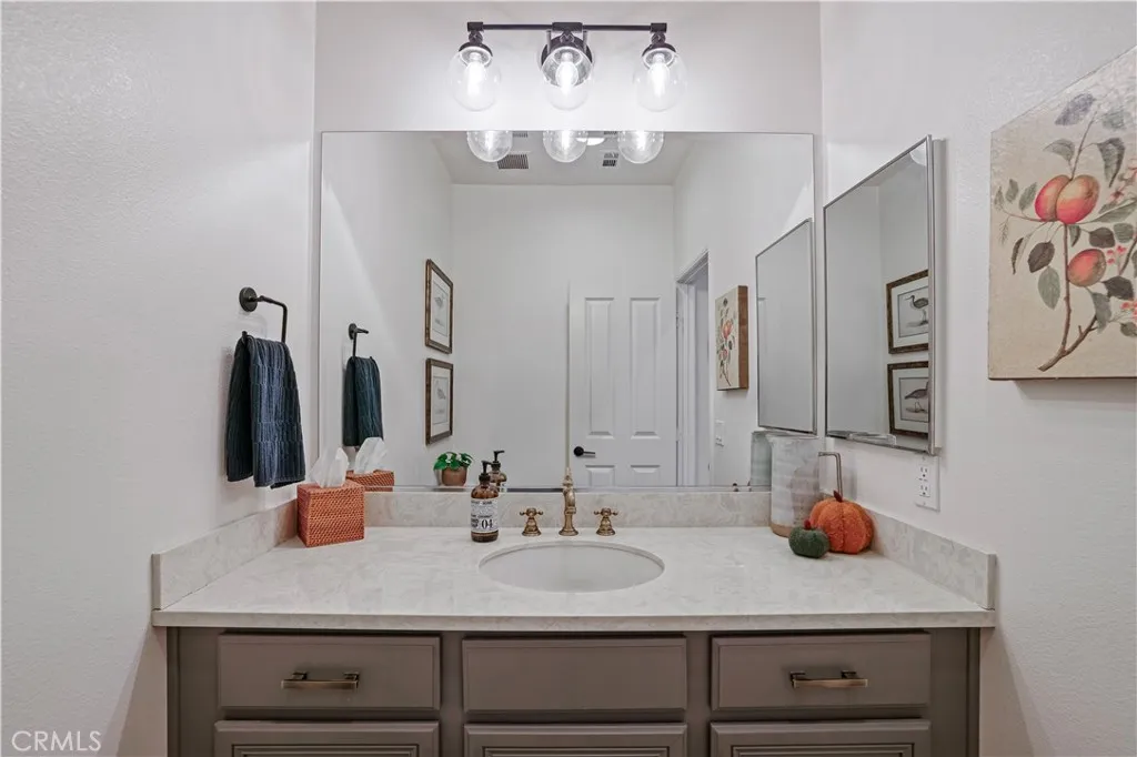 28658 Farrier Drive, Valencia, California 91354 home-pic-25