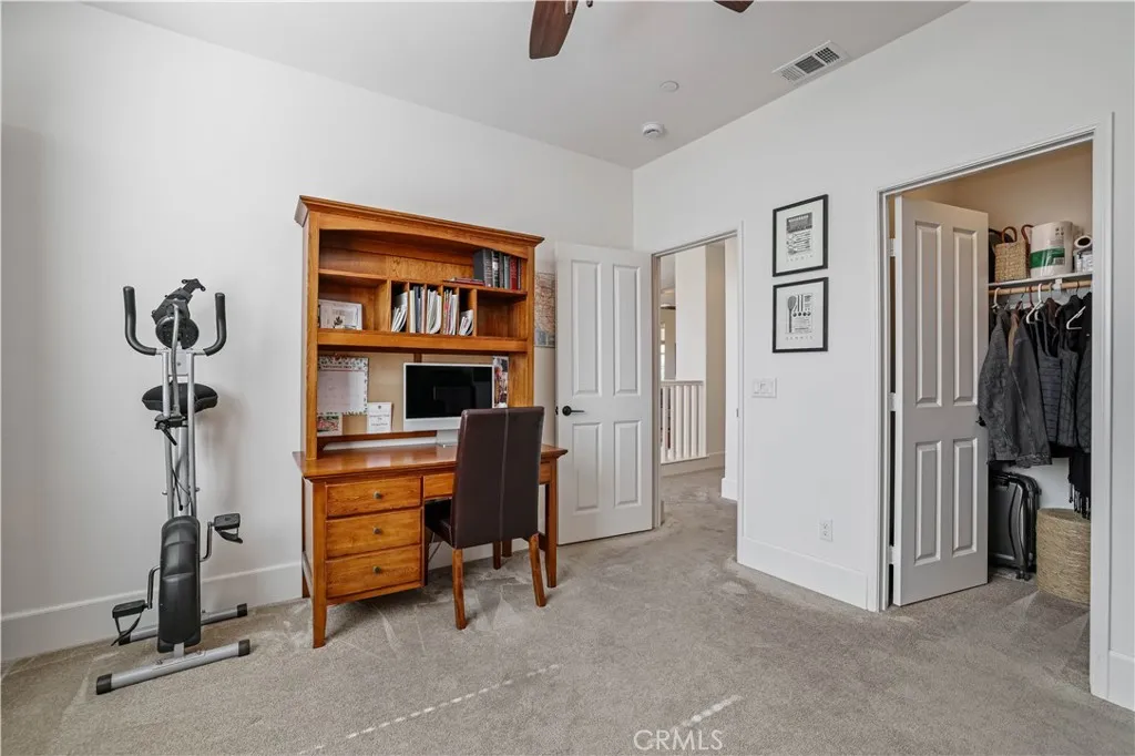 28658 Farrier Drive, Valencia, California 91354 home-pic-32