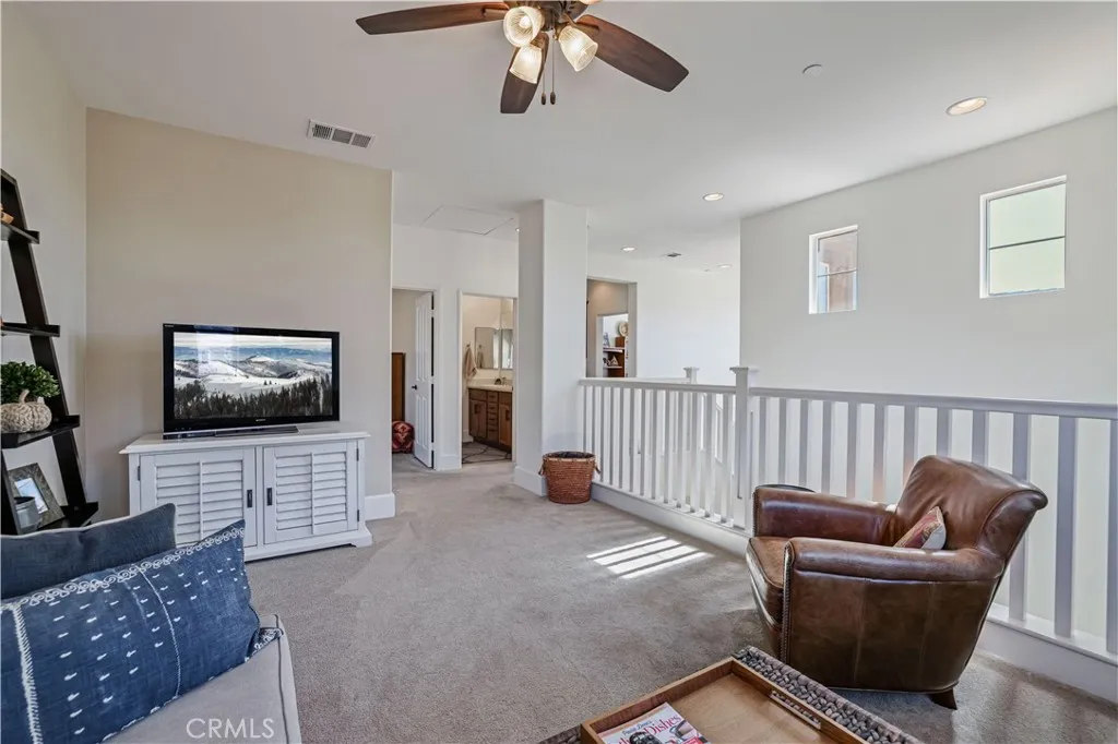 28658 Farrier Drive, Valencia, California 91354 home-pic-30