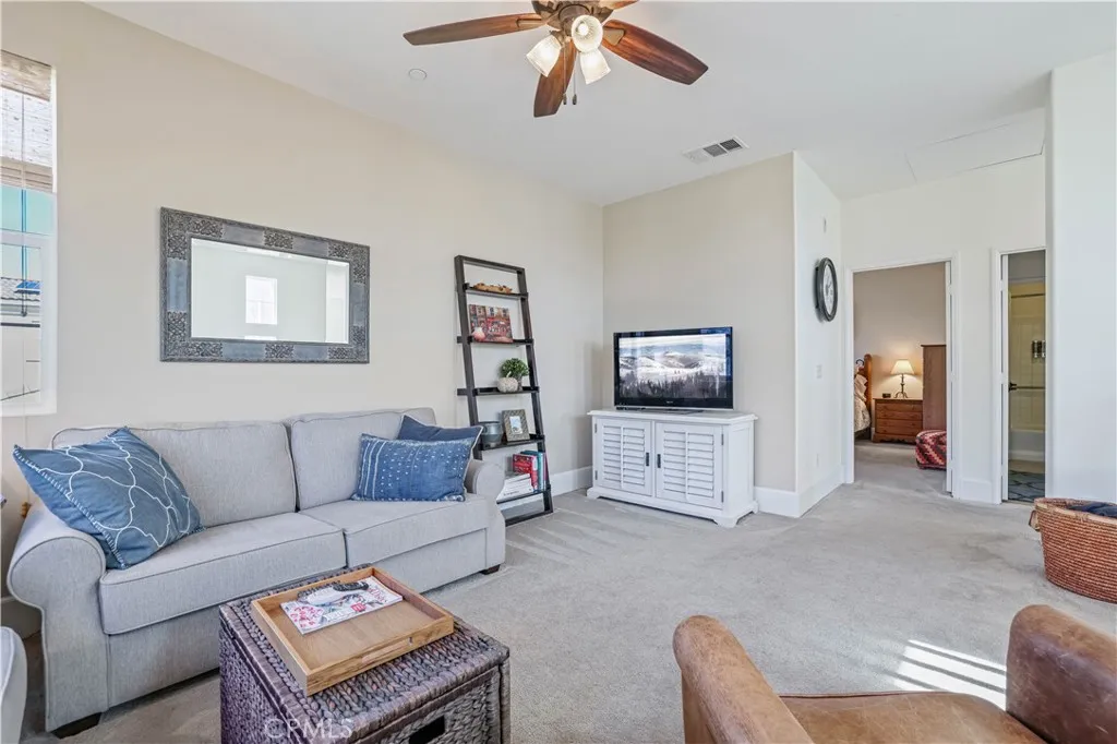 28658 Farrier Drive, Valencia, California 91354 home-pic-29