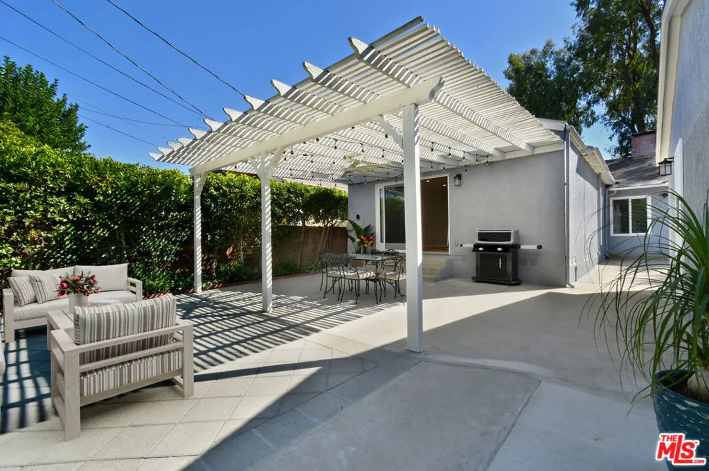 22025 De La Osa Street, Woodland Hills, California 91364 home-pic-48