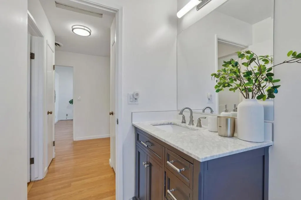 10211023 Golf Court, Mountain View, California 94040 home-pic-33