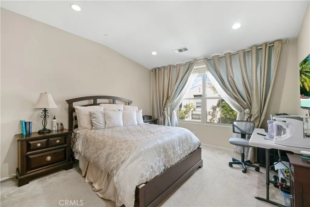 142 Hedge Bloom, Irvine, California 92618 home-pic-7