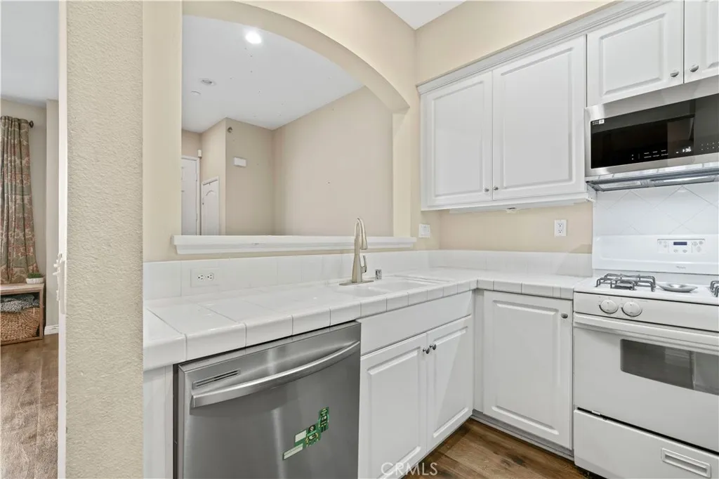 142 Hedge Bloom, Irvine, California 92618 home-pic-5
