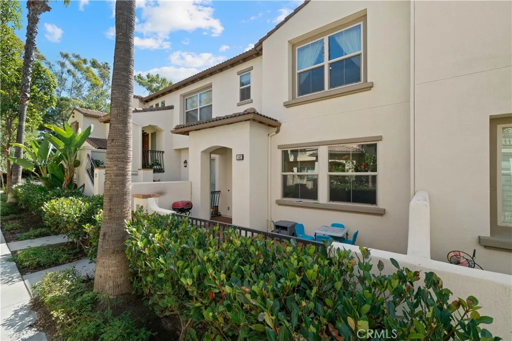 142 Hedge Bloom, Irvine, California 92618 home-pic-1