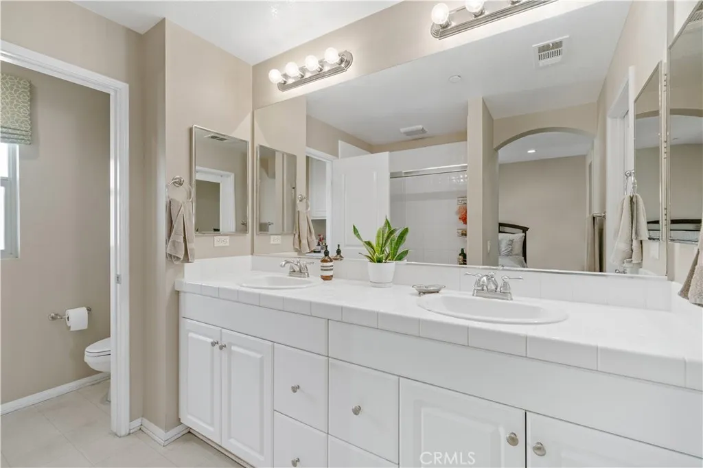 142 Hedge Bloom, Irvine, California 92618 home-pic-9