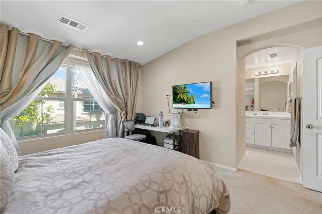 142 Hedge Bloom, Irvine, California 92618 home-pic-8