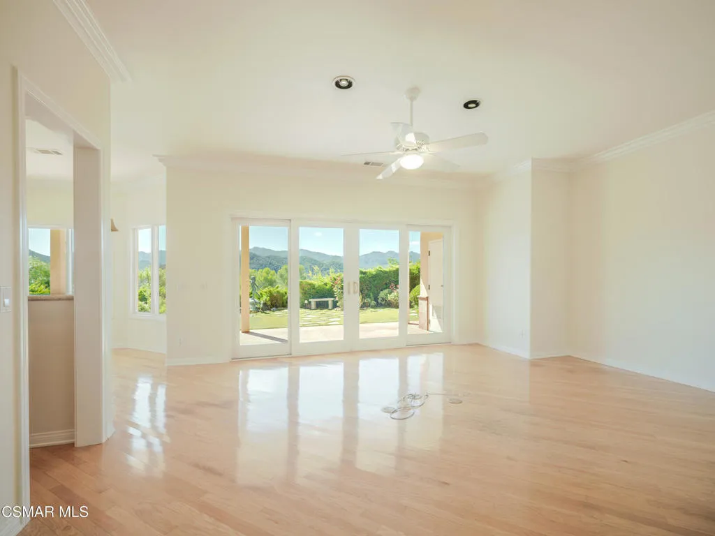 590 Cricketfield, Lake Sherwood, California 91361 home-pic-30