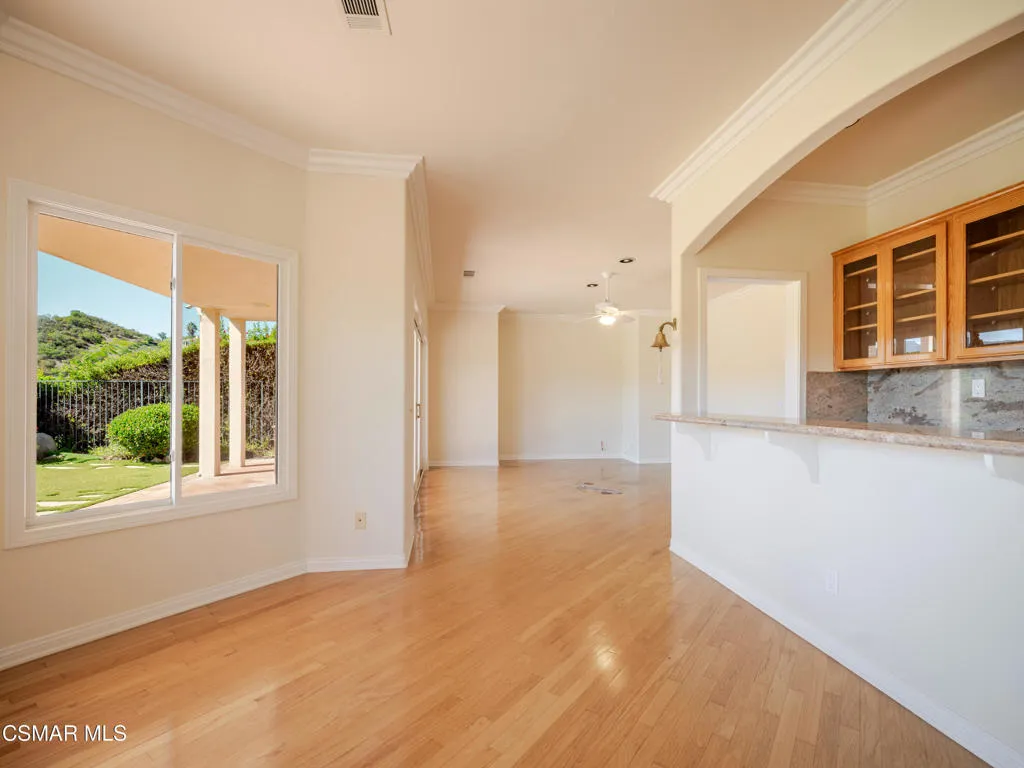 590 Cricketfield, Lake Sherwood, California 91361 home-pic-31