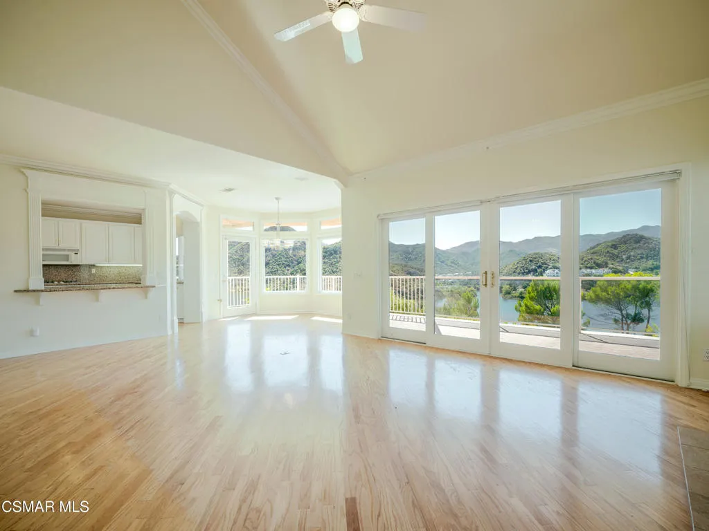 590 Cricketfield, Lake Sherwood, California 91361 home-pic-7