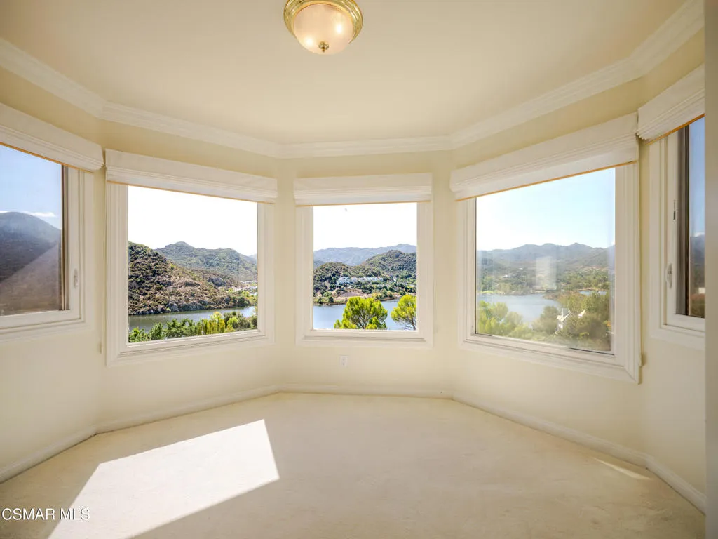 590 Cricketfield, Lake Sherwood, California 91361 home-pic-21