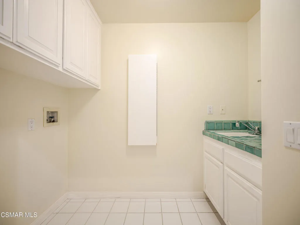 590 Cricketfield, Lake Sherwood, California 91361 home-pic-28
