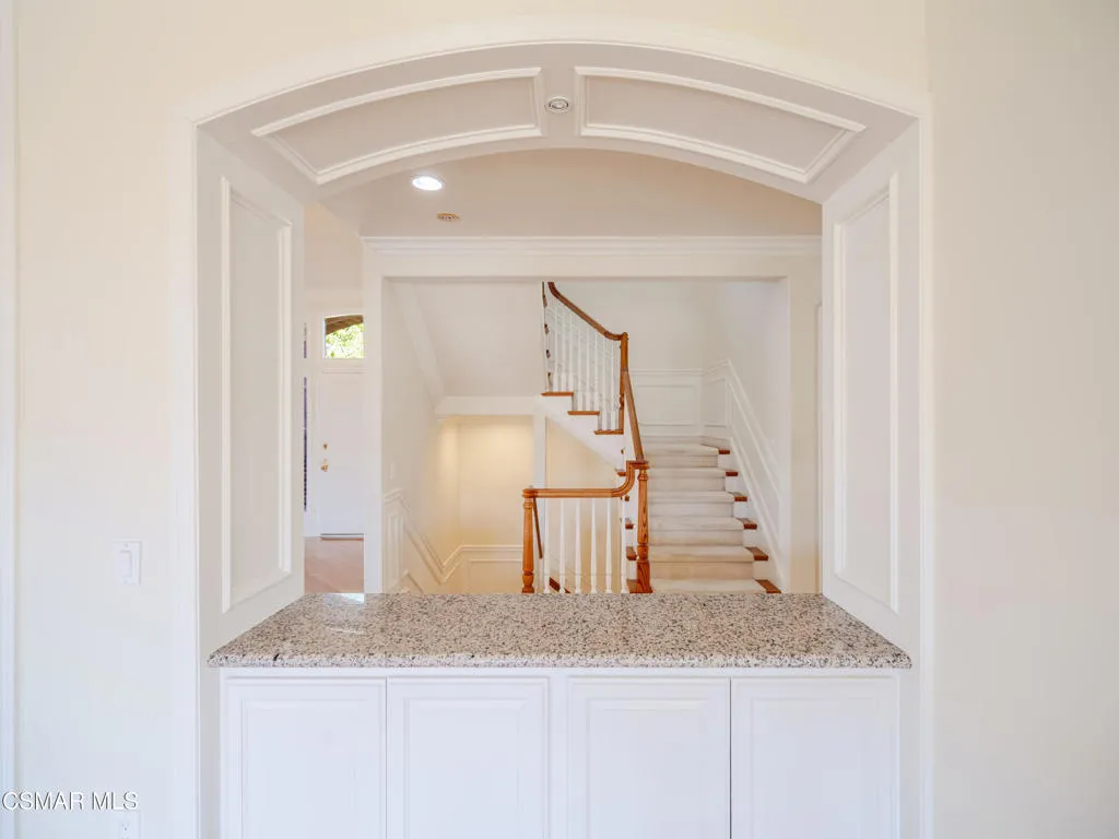 590 Cricketfield, Lake Sherwood, California 91361 home-pic-16