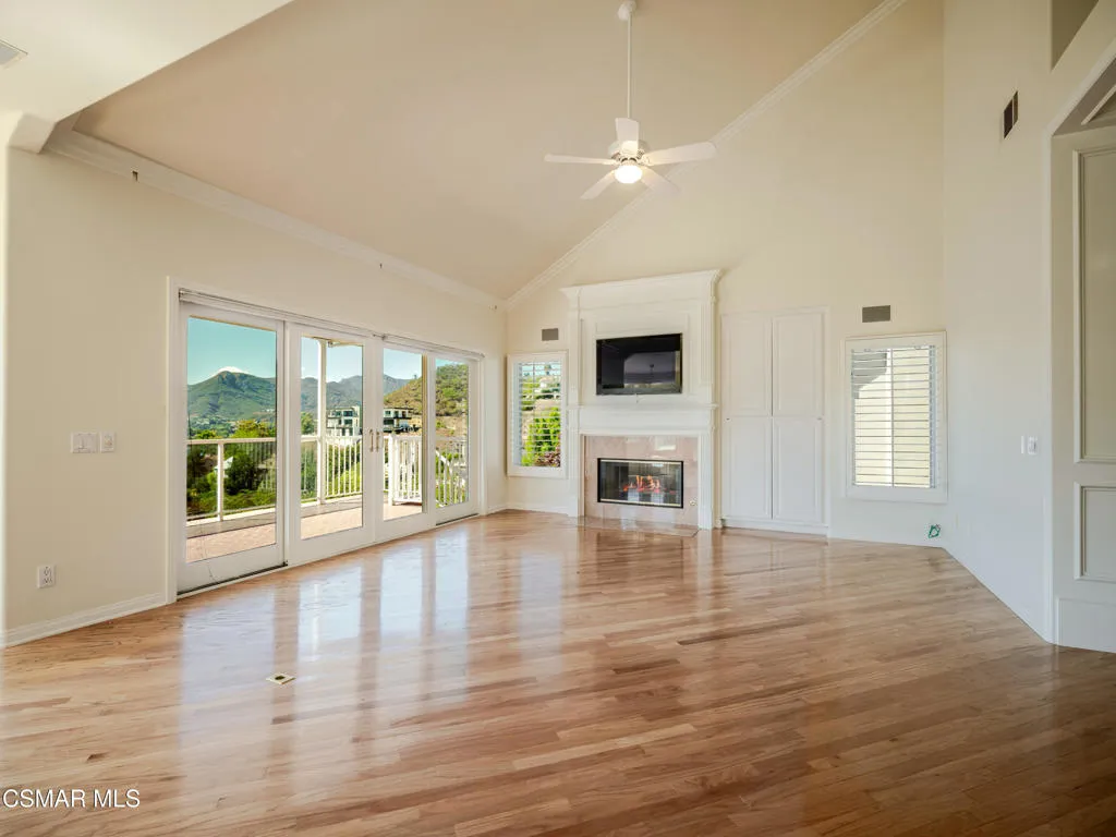 590 Cricketfield, Lake Sherwood, California 91361 home-pic-11