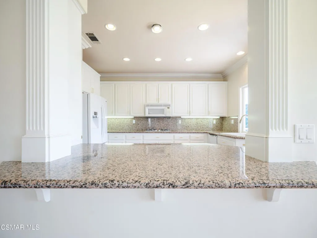 590 Cricketfield, Lake Sherwood, California 91361 home-pic-9
