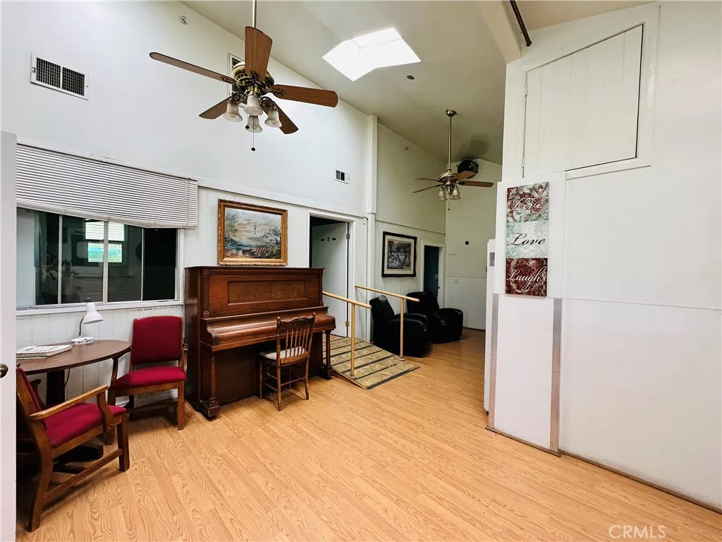 264 E 2nd, San Jacinto, California 92583 home-pic-37