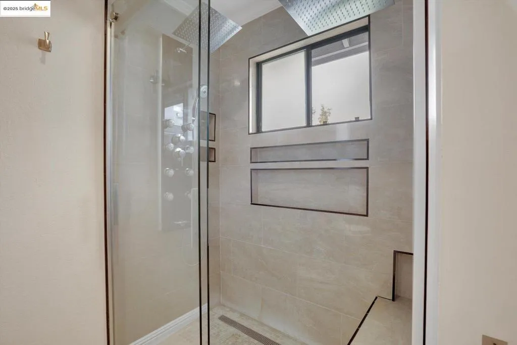 223 Sunspring Ct, Pleasant Hill, California 94523 home-pic-25