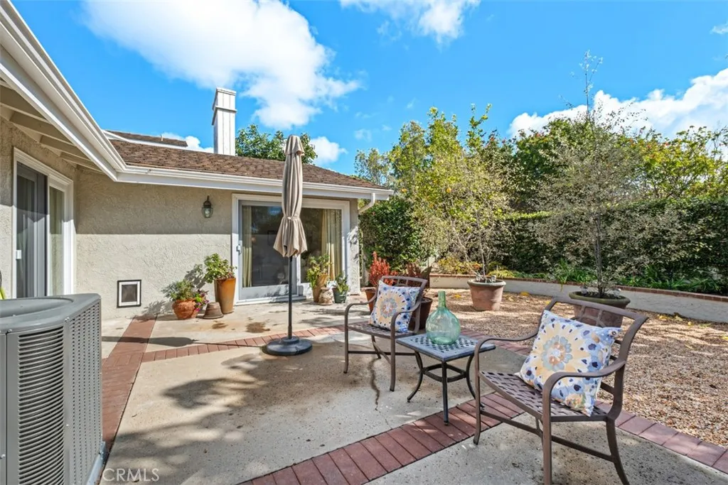 18 Shoal Drive, Corona Del Mar, California 92625 home-pic-17
