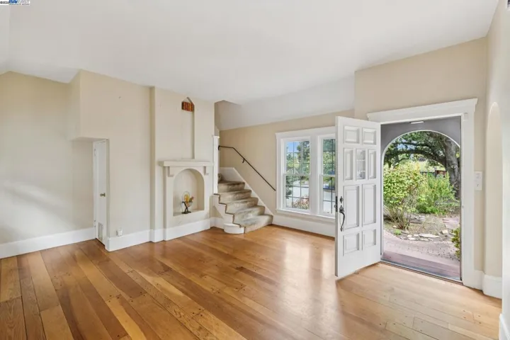 772 Stewart Ct, Alameda, California 94501