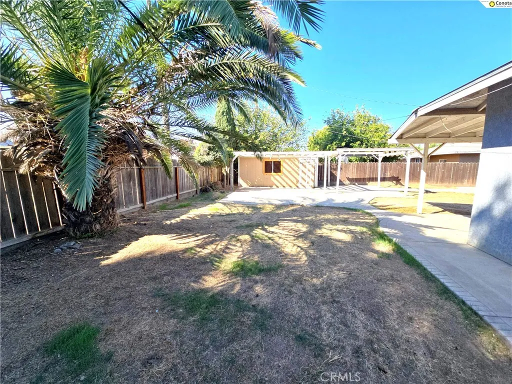 1923 W Pontiac, Fresno, California 93705 home-pic-23