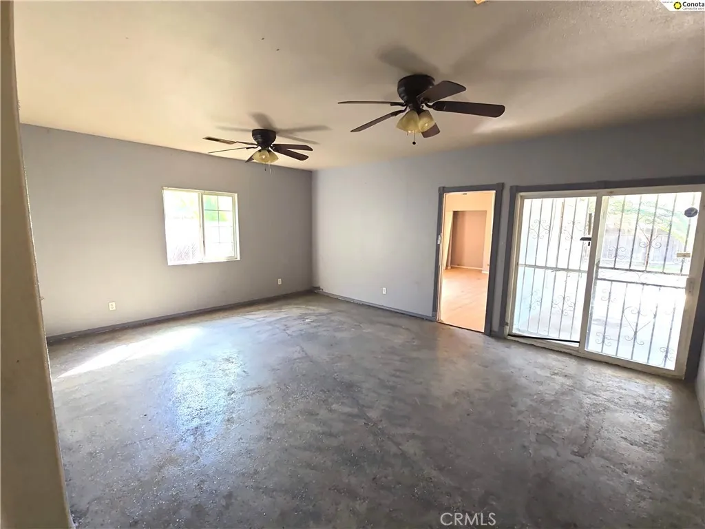 1923 W Pontiac, Fresno, California 93705 home-pic-9