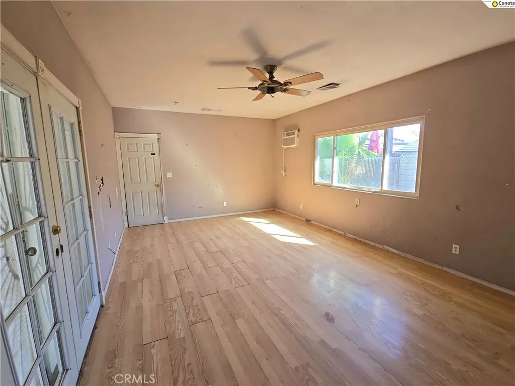 1923 W Pontiac, Fresno, California 93705 home-pic-12