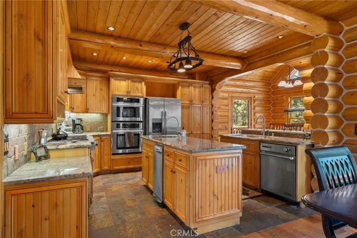 1947 Shady, Big Bear City, California 92314