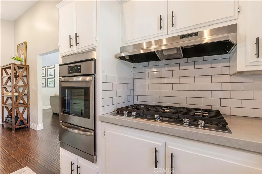 5329 Blanco Avenue, Woodland Hills, California 91367 home-pic-18