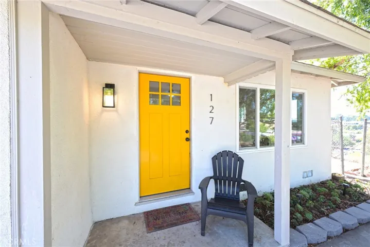127 E College, Fallbrook, California 92028