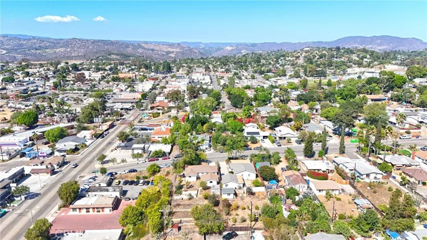 127 E College, Fallbrook, California 92028