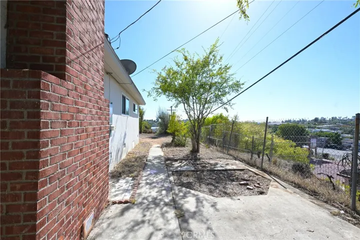 127 E College, Fallbrook, California 92028