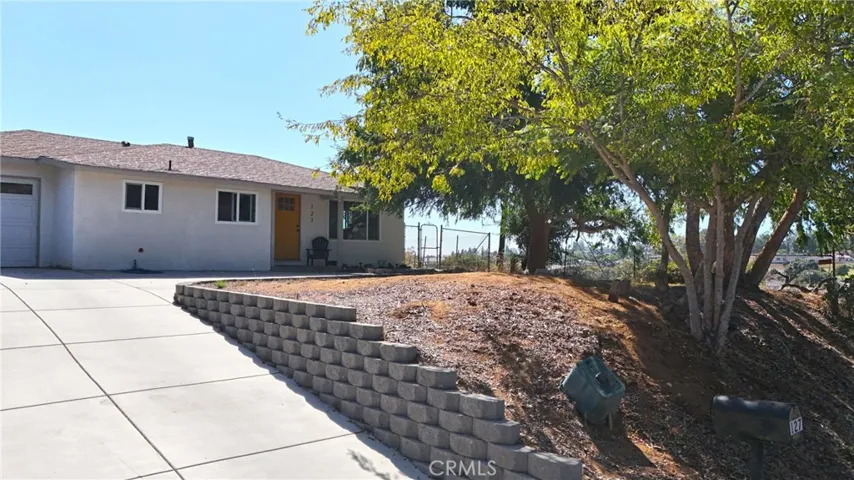 127 E College, Fallbrook, California 92028