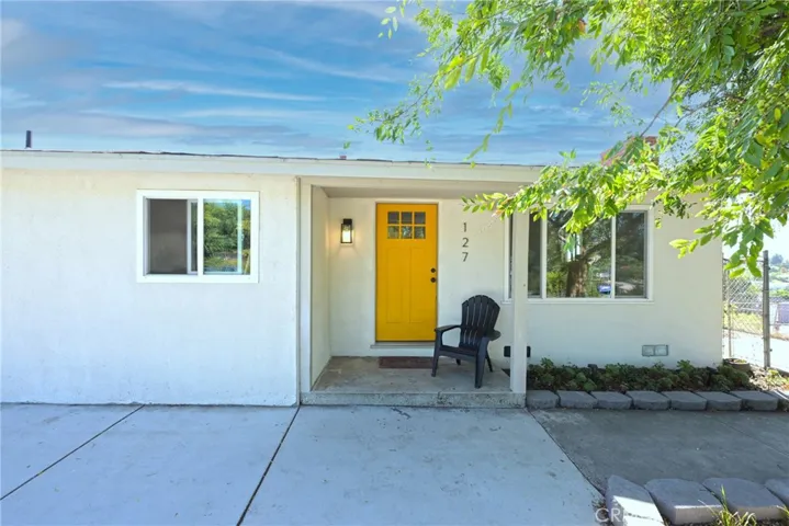 127 E College, Fallbrook, California 92028