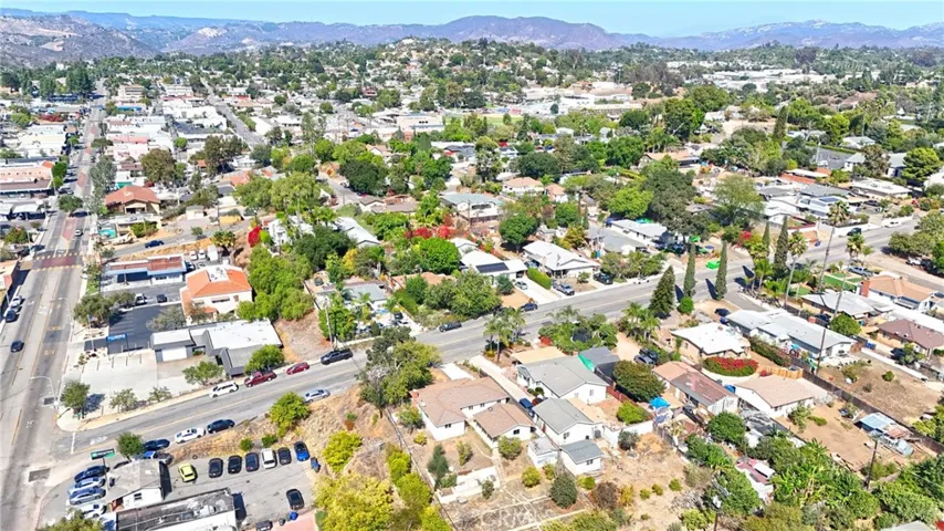 127 E College, Fallbrook, California 92028