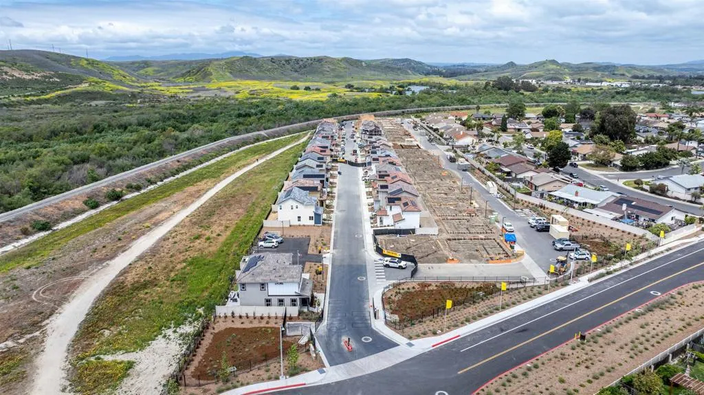 701 Kingbird Loop, Oceanside, California 92058 home-pic-5