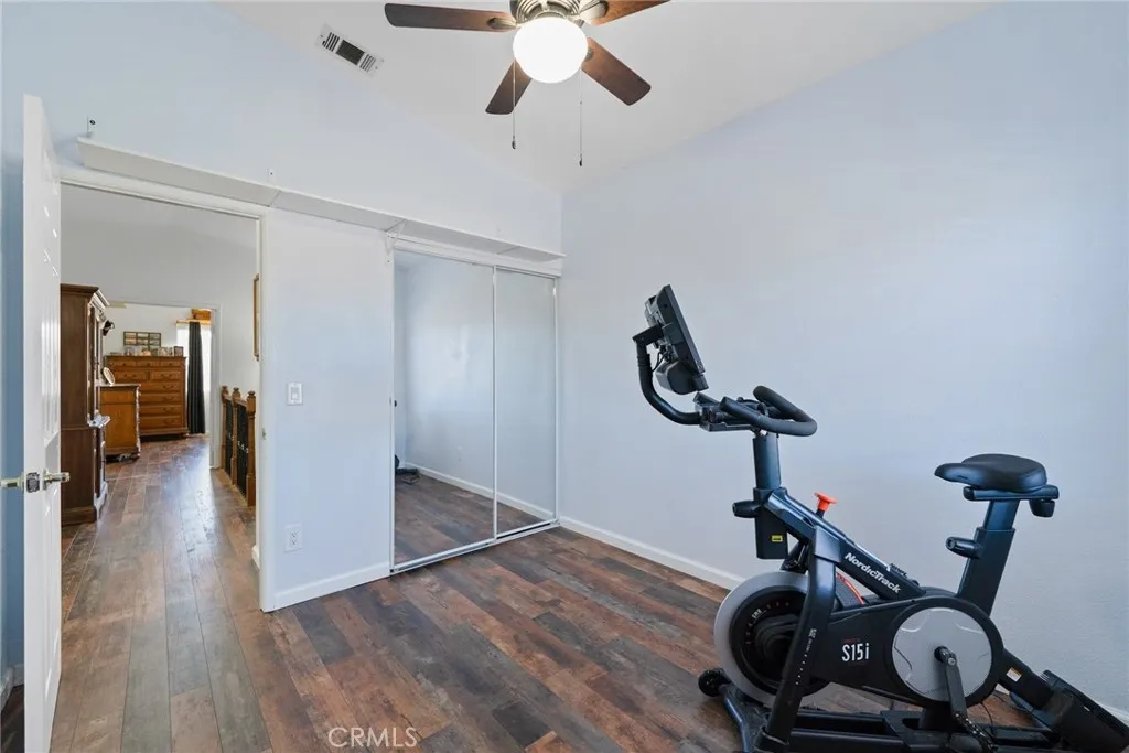 2031 Lagoon Court, Hemet, California 92545 home-pic-40