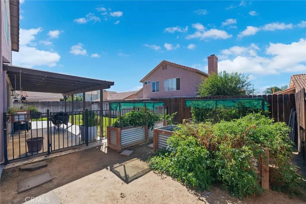 2031 Lagoon Court, Hemet, California 92545 home-pic-48