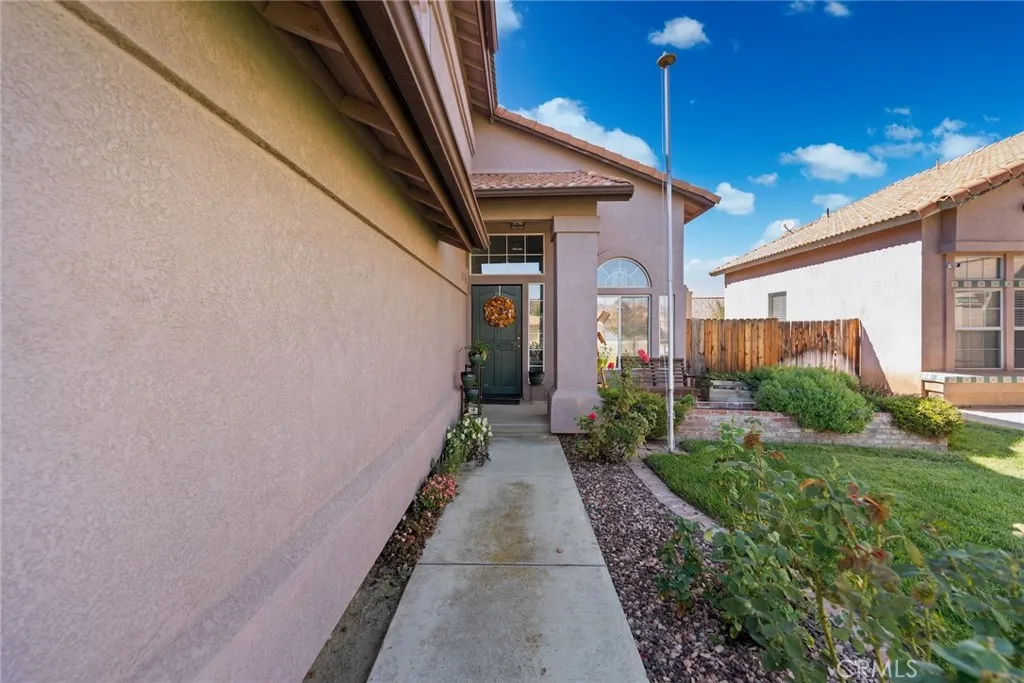 2031 Lagoon Court, Hemet, California 92545 home-pic-5