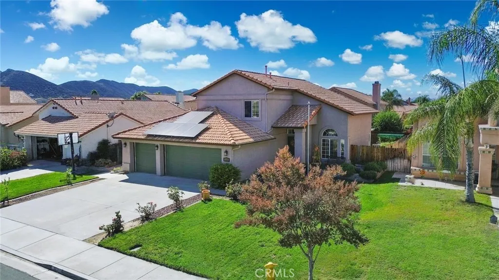 2031 Lagoon Court, Hemet, California 92545 home-pic-3