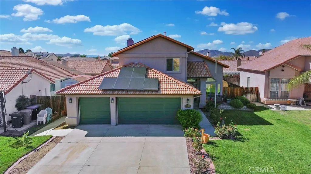 2031 Lagoon Court, Hemet, California 92545 home-pic-0