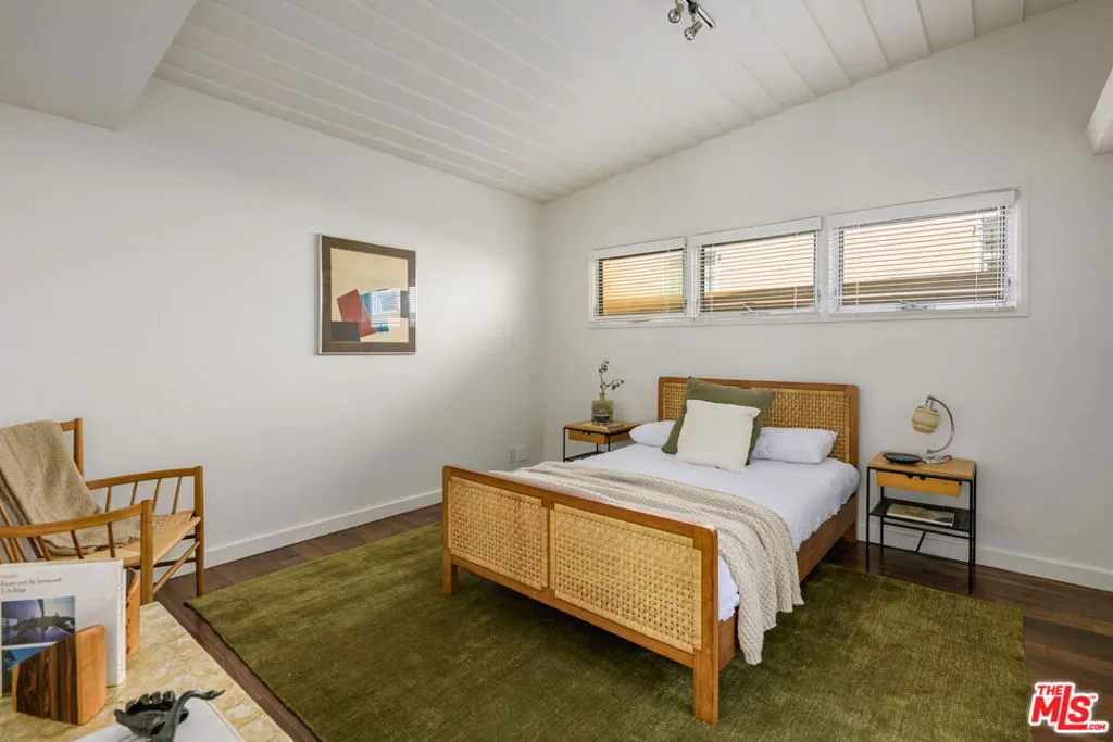 1856 Hi Point Street, Los Angeles, California 90035 home-pic-15