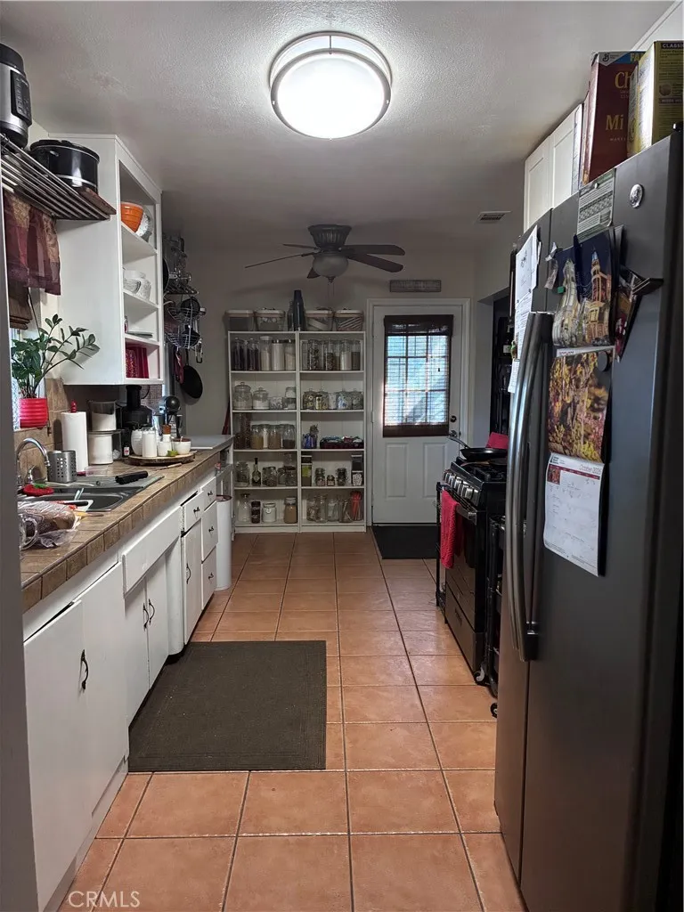 114 S Encina, Rialto, California 92376 home-pic-10