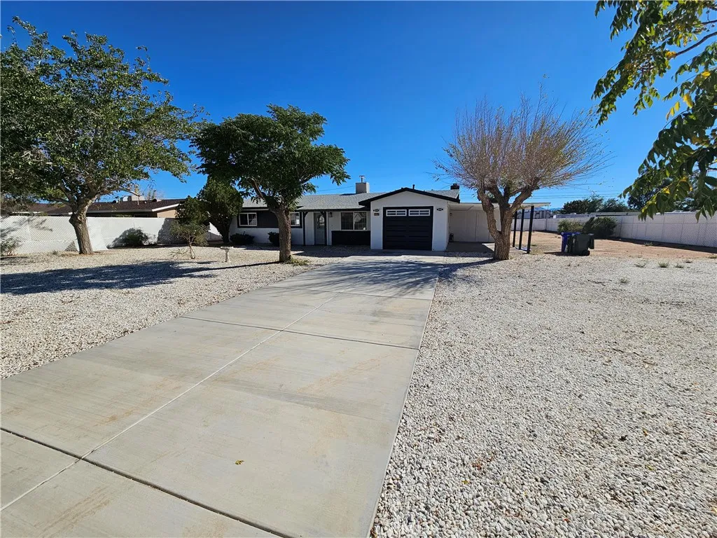 22725 Anoka, Apple Valley, California 92308 home-pic-1