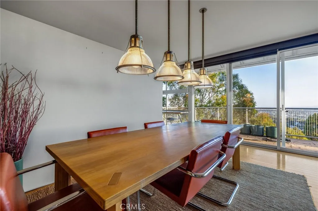 4022 Braeburn Way, Los Angeles, California 90027 home-pic-16